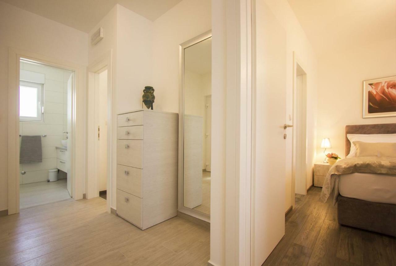 Ferienwohnung Paradise Lux Trogir Exterior foto